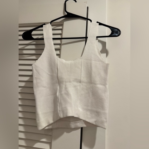 NWT Abercrombie white tank - Picture 4 of 6